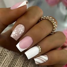 24 Reusable Press On Nails Reusable Color May Vary Due To Lighting Size One Size Condition New Reusable Comes With Mini Nail File And Glue Adhesive Strips Short Fake Nails, Easy Nails, Her Nails, Snowflake Nails, Xmas Nails, Christmas Nail Designs, Stick On Nails