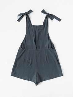 Self Tie Raw Hem Pinafore Romper -SheIn(Sheinside) Pantalon Thai, Stile Casual Chic, Diy Vetement, Mode Inspo, Beachwear For Women, Sleeved Romper, Fashion Mode, Sewing Clothes