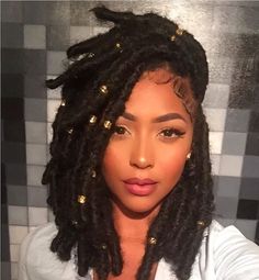 Beat hair & face! Goals! @naturalbabe10.11_pro  #repost #fauxlocs #hairstyle #hairinspo #hairgoals #girls #gorgeous #hairfashion #awesome Summer Court, Bohemian Locs, Locs Styles, Haircut Women, Faux Locs Hairstyles, Easy Hairstyles For Medium Hair, Dreads Styles, Hairstyle Inspo, Pelo Afro