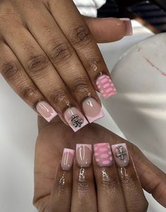 Short Cute Baddie Nails, Nails Acrylic Short Charms, Shorties Acrylic Nails Square, Square Acrylic Nails Short, Nails Short Acrylic, Acrylic Nails Short, Acrylic Nails Designs