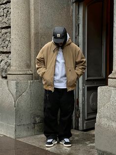 Urban Fits Men, Men’s Carhartt Style, Mens Outfits With Hats, Men Autumn Outfit Casual, Mens Carhartt Fashion, Casual Oversized Outfits, Oversized Outfit Men, Stag Outfits, Carhartt Fashion