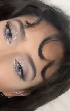 Simple Bedazzled Makeup, Baddie Glitter Makeup, Diamond Eyeshadow Looks, 21 Birthday Makeup Ideas, Sparkly Makeup Ideas, New Years Party Makeup, New Year’s Makeup, Rave Makeup Ideas Festivals, Silver Dress Makeup Look