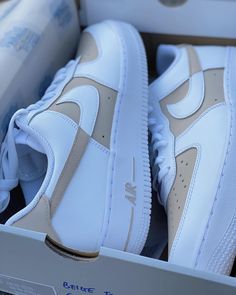 Nike Fashion Shoes, Preppy Shoes, All Nike Shoes, Custom Air Force 1, Nike Air Shoes, Cute Nike Shoes, Fresh Shoes