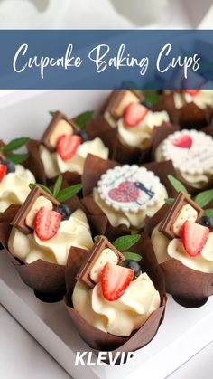 Fancy vanilla butter cream cupcakes in cupcake box displayed in kleviro dark brown parchment cupcaker holders  with toppings of tiny chocolate bars, berries and basil leaves Cupcake Topping Ideas, Cupcake Topping, Cupcake Toppings, Best Cupcake, Mini Cheesecake Recipes, Unique Cupcakes