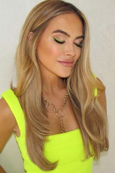 Crishell Hair, Chrishelle Stause Hair, Expensive Blonde, Chrishell Stause, Caramel Blonde Hair, Fashion Outfits Dresses, Colour Trend, Honey Brown Hair, Honey Blonde Hair