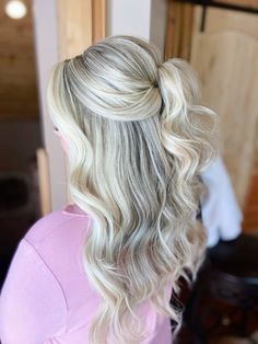 Bridesmaid Hair Half Up High Pony, Bridesmaid Hair Half Up Ponytail, Simple Prom Hair Styles For Short Hair, Hair Looks For Prom Medium Hair, Half Up Half Down For Prom, Prom Hairstyles Half Up Half Down Ponytail, Half Up And Half Down Prom Hairstyles, Prom Hairstyles Half Up Half Down Simple, Half Up Half Down Grad Hair