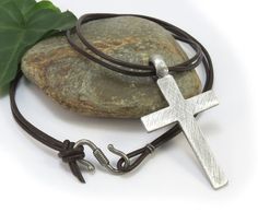 Large Rustic Cross Necklace Mens Cross Pendant от StormyRoad Adjustable Brown Cross Necklace, Rend Collective, Cross Necklace Mens, Rustic Cross, Cross Necklaces, Necklace Mens, Mens Crosses, Rustic Jewelry, Christian Jewelry