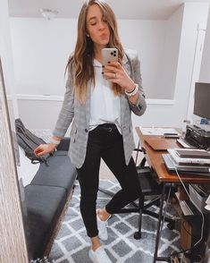 Cute Business Casual, Look Working Girl, Women Work Outfits, Work Outfit Office, Casual Work Outfits Women, Business Attire Women, Cute Work Outfits, Blazer White