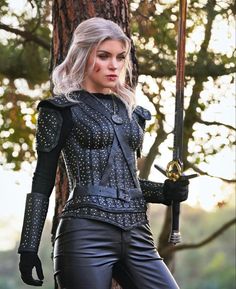 Geralt Of Rivia Cosplay, Witcher Cosplay, Warrior Costume, Warrior Outfit, Yennefer Of Vengerberg, Female Armor, Leather Armor, Fantasy Armor, Best Cosplay