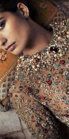 Sabyasachi Embroidery, Casual Bridal Dress, Bridal Chura, Geometric Fashion, Beadwork Embroidery, Beautiful Gold Necklaces, Couture Embroidery, Bridal Dress Fashion, Bead Embroidery Patterns