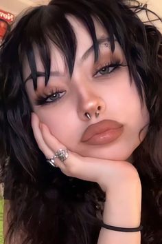 Grunge Makeup Looks, 90s Grunge Makeup, Makeup Emo, 90s Makeup Look, Rock Makeup, Maquillage On Fleek, Concert Makeup, Look Grunge