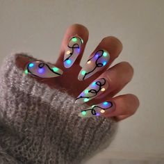 #FallNails #NailTrends2024 #AutumnVibes #MatteNails #nailart #naildesign #nailcolor #nailpolish #summernails #springnails #pinknails #rednails #acrylicnails #alomondnails #nailcare #winternails #whitenails #nailsalon #frenchnails #shortnails #bluenails #blacknails #nudenails #gelnails #halloweennails #simplenails #greennails #purplenails #nails #autumnnails #squarenails #longnails #coffinnails #longcoffinnails #shortcoffinnails #nailtrends #fashionnails #fallnailstrendy #spookynails String Light Nails, Atomic Nail Art, White Leopard Nail Designs, Christmas Light Bulb Nails, Hyper Realistic Nails Gel, Christmas Velvet Nails, Poses For Nail Pictures, Pop Culture Nail Art, Glow In The Dark Christmas Nails