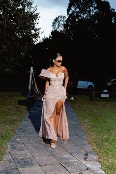 Dress inspo | dress | prom | Md Dress Ideas, Md Photoshoot, Matric Dance Dress, Md Aesthetic, Md Dresses, Baddie Dresses, Pageant Evening Gowns, Prom Pics