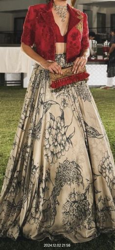 Indian Wedding Lehenga, Wedding Lehenga, Classy Women, Fashion Updates, Indian Wedding, Lehenga, Fashion Trends, Pins