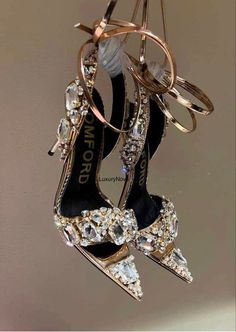 Quince Planning, Whimsical Shoes, Hak Tinggi, Fancy Heels, Fairy Shoes, Heels Aesthetic, Luxury Boots, Crystal Heels