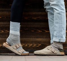 Birkenstocks Socks, Birkenstock London Outfit, Arizona Birkenstock Outfit, London Outfit Winter, Outfits With Birkenstocks, Birkenstock Sandals Men, Clark Outfit, Socks And Birkenstocks