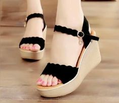 Shoe Platform, Women Summer Shoes, Cute Flip Flops, Basic Heels, Wearing Style, High Heel Wedges, Womens Summer Shoes, Shoes High, Fashion Heels