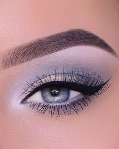 Winter Makeup Palette, Makeup Looks Winter, Winter Wedding Makeup, Wedding Makeup For Blue Eyes, Wedding Makeup Blue, Winter Queen, Maquillage On Fleek, Grey Makeup, Blue Makeup Looks