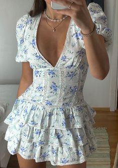 Basic Hot Outfits, Summer Dress Dresses, Summer Dressed Up Outfits, Flirty Girly Outfits, Southern Prep Aesthetic, Pretty Dresses Summer, Sorority Dresses Rush Outfits, Costal Grand Daughter Aesthetic Outfits, Charleston Aesthetic Outfit