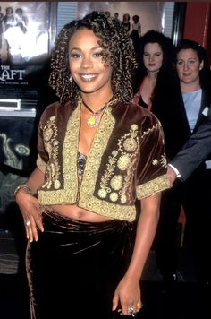 Rachel True The Craft, Rachel True Outfits, 90s Afrocentric Fashion, Rachel True 90s, Earthy 90s Fashion, Rochelle The Craft Outfits, Mona Half And Half, Mona Half And Half Outfits, Whimsigoth Black Woman