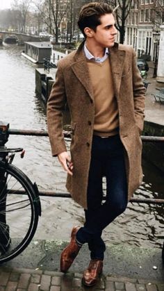 Mens Fashion Autumn 2022, Mens Business Casual Winter Outfits, Mens Academic Fashion, Winter Business Outfits Men, Overcoat Men Outfit Formal, Fall Mens Outfits Formal, Winter Business Casual Outfits Men, Fall Outfits Men Autumn Casual, Men’s Overcoat Outfit