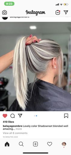 Hairstyles Pigtails, Dark Roots Blonde Hair, Blending Gray Hair, Gray Hair Highlights, Hacks Clothes, Blonde Hair Shades