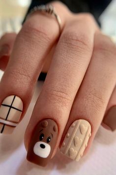 Nails With Bears On Them, Nail Designs Lilac, Bear Nails Designs, Cute Bear Nails, Desain Salon Kuku, Fun Christmas Nails, Lilac Nails Design, Bear Nail Art, Bear Nails