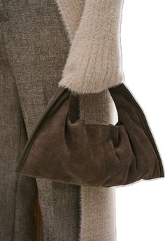 Suede Purse Outfit, Spring Styling, Sacs Tote Bags, Sac Diy, Fall Bags, Suede Tote, Style Goals, Fall 24, Birthday Outfits