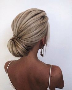 chignon Hairstyles For Bridesmaids, Hairstyles Photos, Elegant Hairstyle, Hairstyle Hairstyle, Chignon Hair, Bridal Hair Updo, Wedding Hair Inspiration, Low Bun