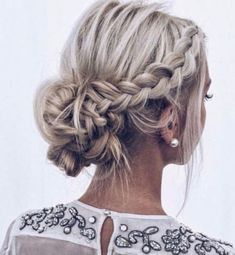 Easy Updo Hairstyles, Hairstyle Idea, Up Dos For Medium Hair, Fishtail Braid, Braided Hairstyles Updo, Penteado Cabelo Curto, Wedding Hairstyles Updo, Short Hair Updo, Hoco Hair