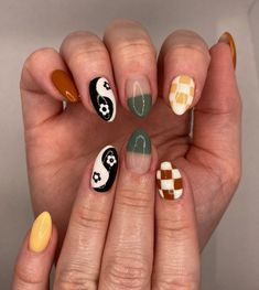 Groovy Vibes M&m Nails, Random Nail Designs, Retro Nail Designs, Groovy Nail Art, Cat Nail Art, Summer Nail Ideas, Cat Nail, Retro Nails, Art Designs Ideas