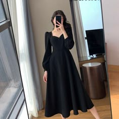 Korean Female Fashion, Fall Vintage, Vintage Black Dress, Hepburn Style, Long Sleeve Casual Dress, Black Long Sleeve Dress, Long Black Dress, Slim Dresses, Womens Black Dress