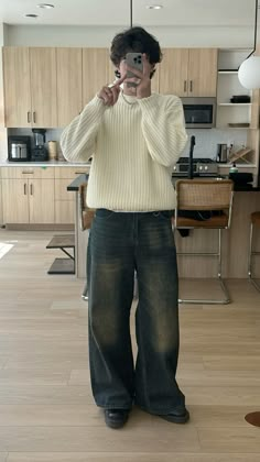 Faded Jeans Outfit Men, Blue Wide Leg Jeans Outfit, Dark Blue Jeans Outfit Men, Dark Blue Jeans Outfit, Jeans Outfit Men, Street Fashion Men Streetwear, Guys Clothing Styles, Mens Outfit Inspiration