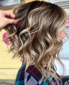 Inverted Long Bob, Inverted Bob Haircuts, Curly Lob, Tan Skin Blonde Hair, Inverted Bob Hairstyles, Thick Wavy Hair, Bob Hairstyles For Thick, Wavy Bob Hairstyles, Wavy Bob