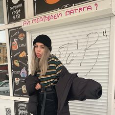 @TrashySoda Skater Girl Outfits Grunge, Style Année 80, Moda Grunge, Black Instagram, Converse Outfits, Skater Outfits, Outfit Essentials