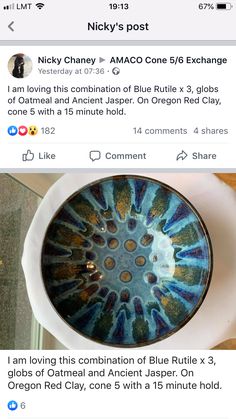 two tweets on twitter showing the same blue and white bowl with different colors