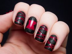 Black Widow Nails, Gothic Nail Art, Halloween Nail Art Easy, Halloween Nail Art Ideas, Chalkboard Nails, Nail Art Halloween, Halloween Nails Easy