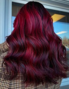 Dark Red Hairstyles, Purple Hair Colour Ideas, Mauve Balayage, Dark Red Purple Hair, Purple Hair Colour, Red Velvet Hair Color, Dark Red Hair Dye, Purple Red Hair Color, Deep Red Hair Color