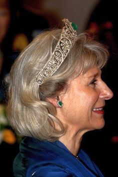 A profile view of Birgitte, Duchess of Gloucester, wearing a large cabochon emerald  as the central motif in the honeysuckle tiara. Crown Side View, Emerald Tiara, Royal Hair, Royal Jewellery, Tiara Headpieces