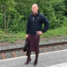 This Man In A Skirt And Heels Is Breaking Taboos, Questioning Standards, And Reinforcing That Clothes Have No Gender Man In Heels, Mark Bryan, Best Comfortable Shoes, Men High Heels, Tights And Heels, British Man, Feminine Clothes