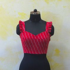 Sleeveless Blouse Designs, Ikat Blouse, Blouse Designs High Neck, Cotton Blouse Design, Blouse Designs Catalogue, Backless Blouse Designs, New Saree Blouse Designs, Latest Model Blouse Designs, Statement Blouse