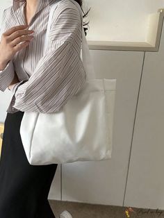 BirdinBag - White Minimalist Polyester Shopper Bag with Magnetic Closure White Minimalist, Types Of Lettering, Word Wrap, Style Minimalist, Shoulder Tote Bag, Shopper Bag, Handle Bag, Shoulder Tote, Magnetic Closure