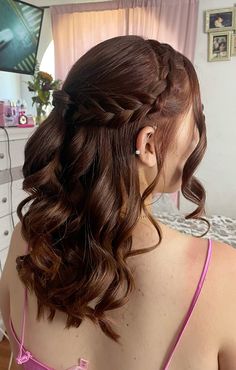 simple and elegant hairstyle - braid hairstyle - half up half down #hairstyles #braidedhairstyle #halfuphalfdown #copperhaircolor #damahairstyle #quinceañera #curlshairstyles #mediumhairstyle Cute Hairstyles For Medium Hair For Hoco, Simple Hairstyles For Damas, Cute Hairstyles For Quinceanera Damas, Prom Hairstyles For Medium Hair Half Up, Cute Hairstyles For Hoco Medium Hair Short, Half Up Half Up Hairstyles, Quinceanera Hairstyles For Short Hair Half Up Half Down, Cute Hairstyles For Shoulder Length Hair Easy, Quinceanera Hairstyles Damas