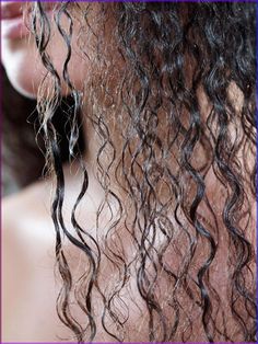 If you have curly hair, may want to consider hair plopping, an air-drying technique that leaves coils frizz-free. Ahead, hairstylists explain exactly how to plop your hair and what products you should use. Air Dry Curly Hair, Egyptian Hairstyles, Hair Plopping, Dry Curly Hair, Curly Hair Types, Air Dry Hair, Herbal Hair, Punk Hair, Beautiful Curls