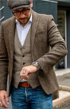 Older Mens Fashion, Men Vest, Gentleman Outfit, Tweed Style, Look Formal, Gents Fashion, 사진 촬영 포즈, Concept Clothing, Mens Fashion Smart