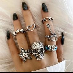 Elevate Your Look With A Hand Full Of Fashion Statements Silver Tone Various Sizes Most Ring Are Adjustable Sized For One Size Fits All Costume Jewelry New Star Ring Snake Ring Eagle Eye Ring Skull Ring Bat Ring, Vintage Spider, Owl Ring, Ring Sets Boho, Gothic Vintage, Carved Ring, Vintage Punk, Snake Ring, Finger Rings