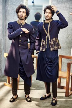 #shaadiwish #indiangroom #indianwedding #groomoutfit #groomweddingoutfit #groomoutfitideas #groomjewellery #sherwani India Fashion Men, भारतीय इतिहास, Wedding Kurta For Men, Groom Dress Men, Indian Men