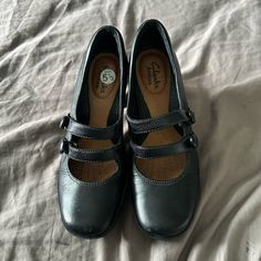 Brand New! Never Worn! Clark Artisan Black Mary Jane Shoes. Size 5 1/2. Smoke Free, Pet Free Home. Croc Mary Janes, Black Mary Jane Slip-on Heels, Comfortable Black Heels With Round Toe, Comfortable Black Round Toe Heels, Black Low Heel Clogs With Removable Insole, Harajuku Shoes, Drippy Fits, Church's Shoes, Black Mary Jane Shoes