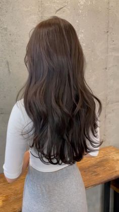 Wavy Hair Asian, Brown Hair Straight, Asian Brown Hair, Brown Hair Korean, Brown Layered Hair, Ashy Brown Hair, Dark Brown Hair Dye, Cool Brown Hair