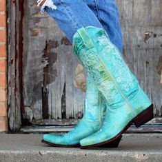 Leather antique patina turquoise cowboy boots with white whip stitching and snip toe. True to size. 2" heel Turquoise Cowboy Boots, Southern Charm, Cowboy Boots, Leather Boots, Patina, Cowboy, Size 2, Stitching, Turquoise